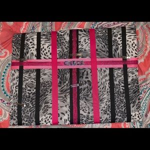 Cheerleading bow board